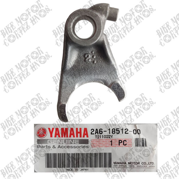 Imagen de Horquilla Caja Cambio Pequeña Yamaha Dtk125 Dtk175 2A6-18512-00 Yamaha Japon